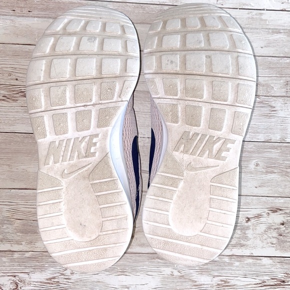 Nike Light Pink Girls Running Sneaker - Picture 7 of 7